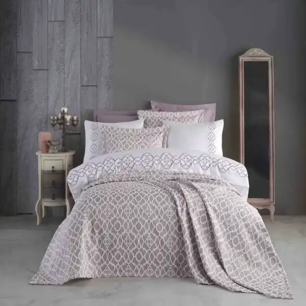 Dantela Vita, Set lenjerie de pat si cuvertura, pat 2 persoane, bumbac satinat, 9 piese, roz pudra/alb, Victoria Livrare expres