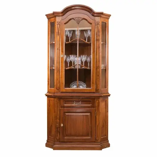 Reduceri Vitrină colț Mara din lemn masiv fag, panel și MDF, furniruit cu furnir de nuc, 76x76x140 cm